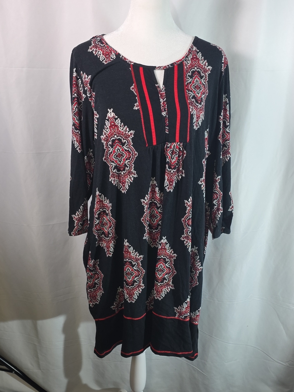 Ellen Tracy Black Long-Sleeve Dress with Red Medallion Print